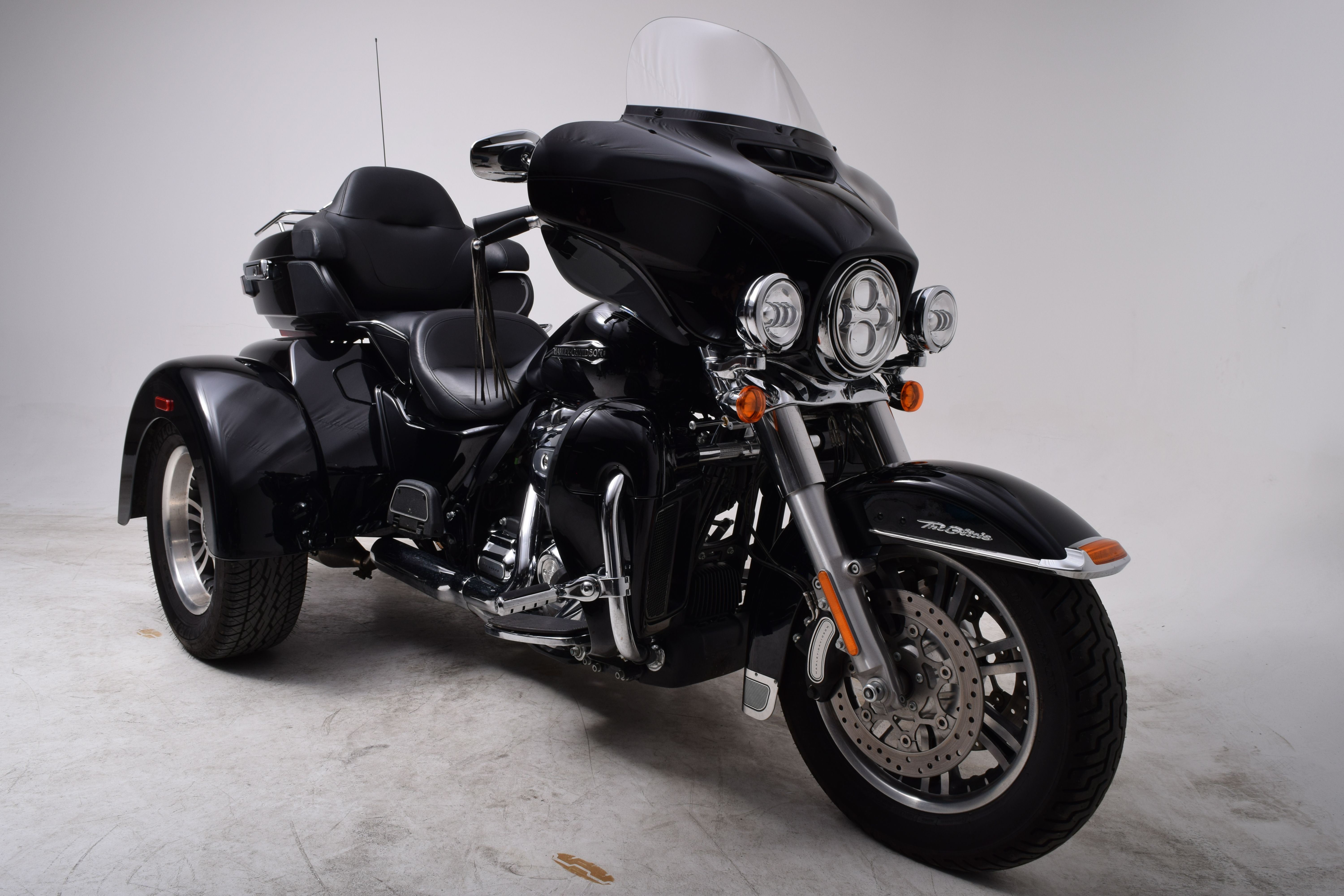 Pre-Owned 2018 Harley-Davidson FLHTCUTG Tri Glide Ultra Classic