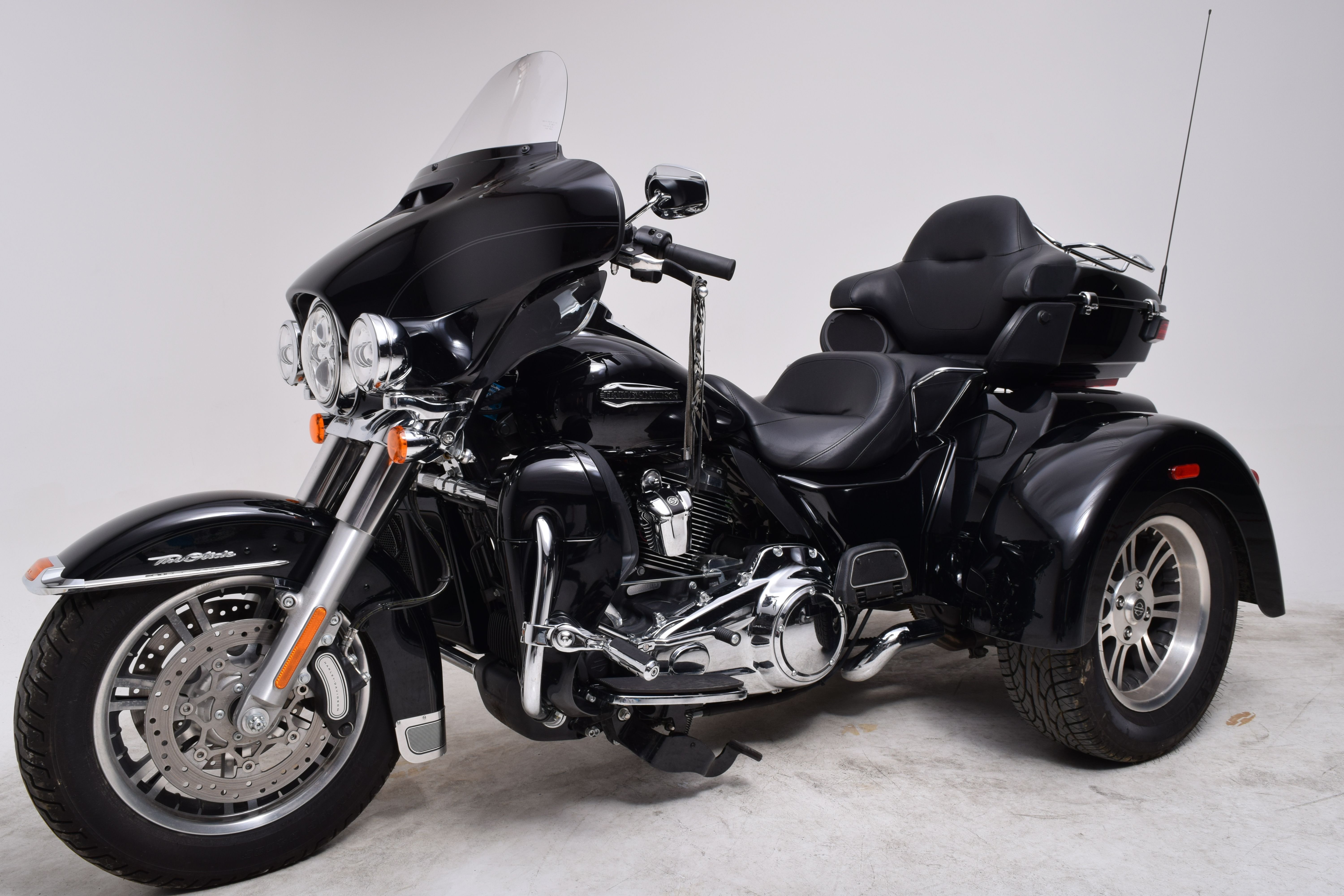 Pre-Owned 2018 Harley-Davidson FLHTCUTG Tri Glide Ultra Classic