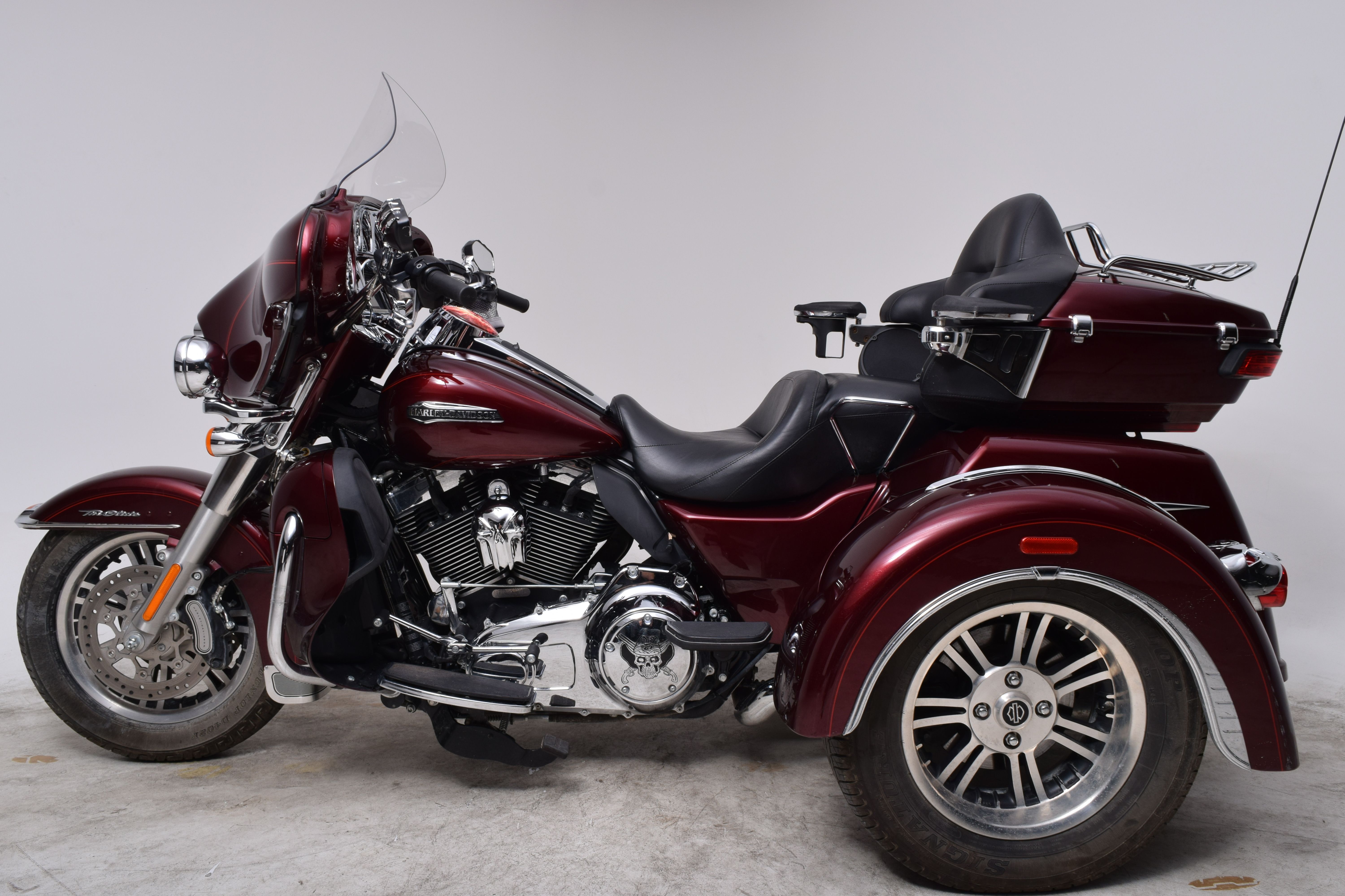 Pre-Owned 2015 Harley-Davidson FLHTCUTG Tri Glide Ultra Classic