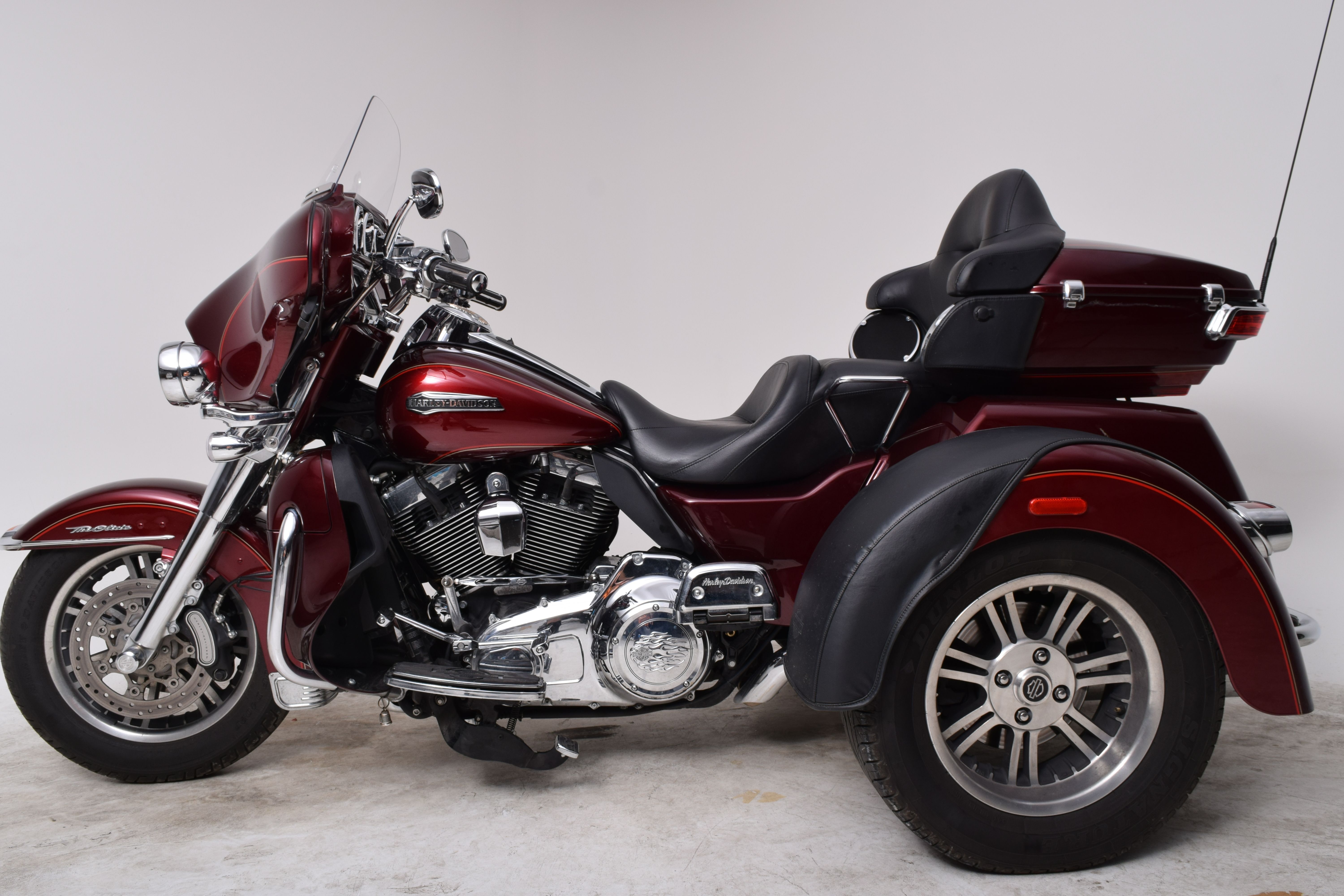 Pre-Owned 2016 Harley-Davidson FLHTCUTG Tri Glide Ultra Classic