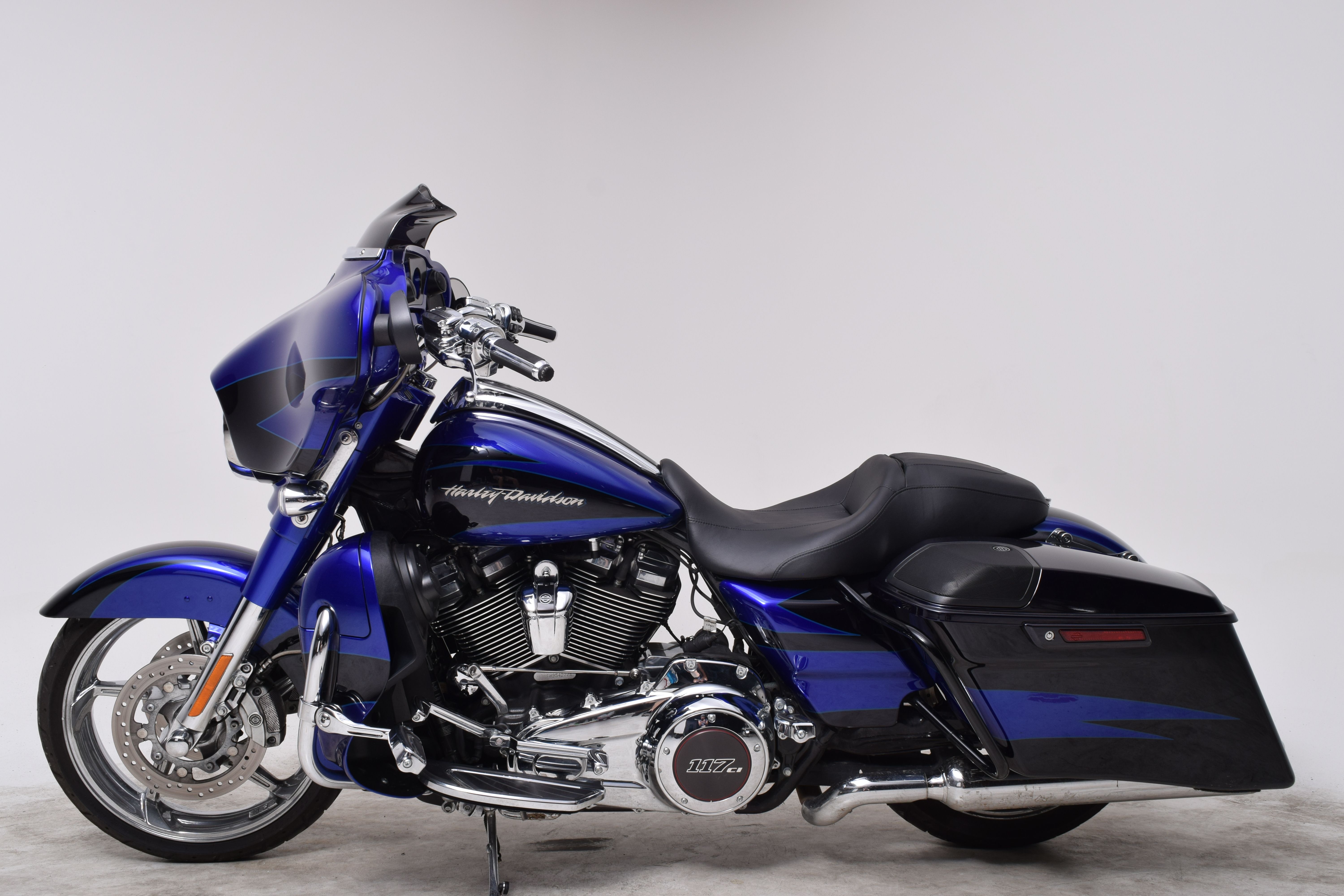 Pre-Owned 2017 Harley-Davidson FLHXSE Touring CVO Street Glide