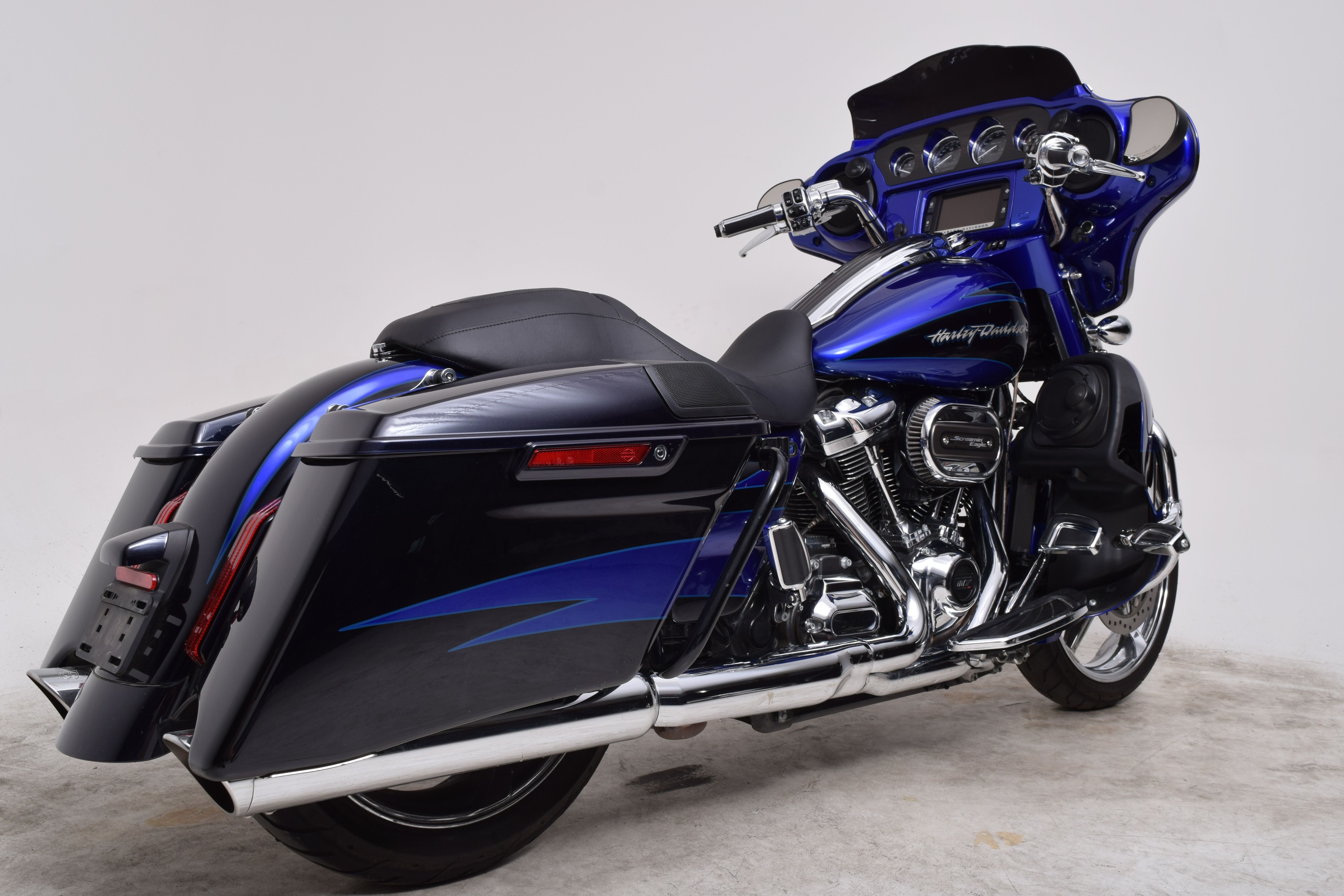 Pre-Owned 2017 Harley-Davidson FLHXSE Touring CVO Street Glide